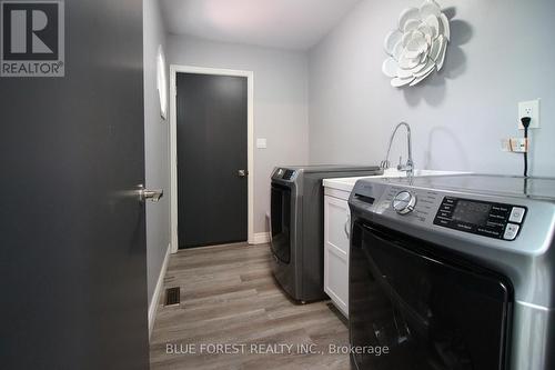 371 Sherwood Avenue, Central Elgin (Belmont), ON - Indoor Photo Showing Laundry Room