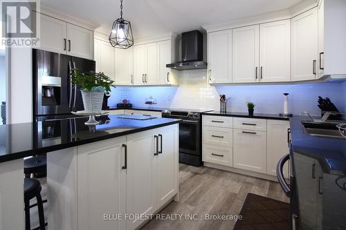 371 Sherwood Avenue, Central Elgin (Belmont), ON - Indoor Photo Showing Kitchen