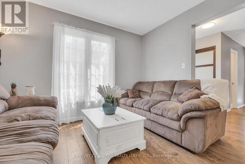 736 Daintry Crescent, Cobourg, ON - Indoor Photo Showing Living Room