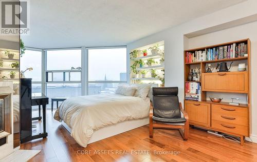 1906 - 705 King Street W, Toronto (Niagara), ON - Indoor Photo Showing Bedroom