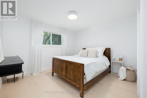 36 Queen Street, Barrie (City Centre), ON - Indoor Photo Showing Bedroom