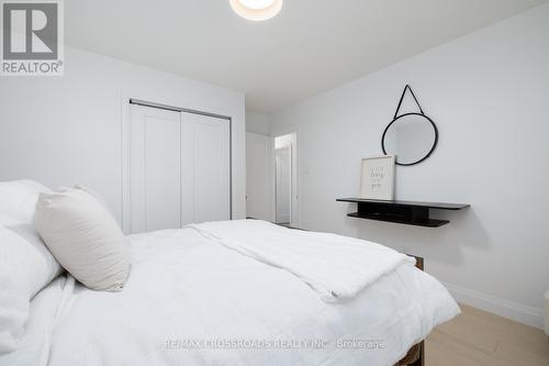 36 Queen Street, Barrie (City Centre), ON - Indoor Photo Showing Bedroom