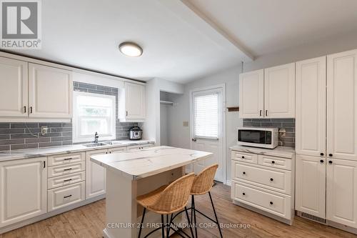 77 Langarth Street W, London, ON - Indoor Photo Showing Kitchen