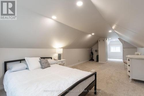 77 Langarth Street W, London, ON - Indoor Photo Showing Bedroom