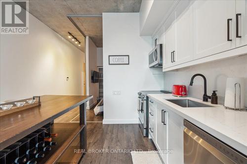 450 - 33 Mill Street, Toronto (Waterfront Communities), ON - Indoor Photo Showing Kitchen