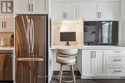 450 - 33 Mill Street, Toronto (Waterfront Communities), ON - Indoor Photo Showing Kitchen