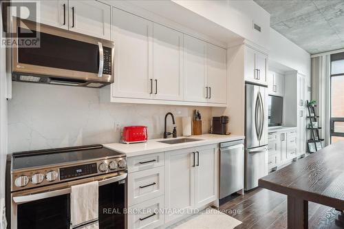 450 - 33 Mill Street, Toronto (Waterfront Communities), ON - Indoor Photo Showing Kitchen