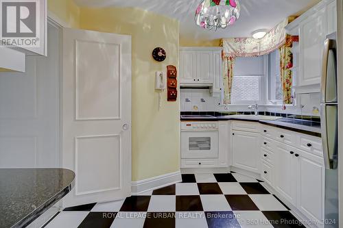 14 Mallory Crescent, Toronto (Leaside), ON - Indoor Photo Showing Kitchen