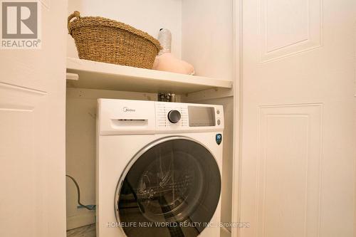 404 - 95 Prince Arthur Avenue, Toronto (Annex), ON - Indoor Photo Showing Laundry Room