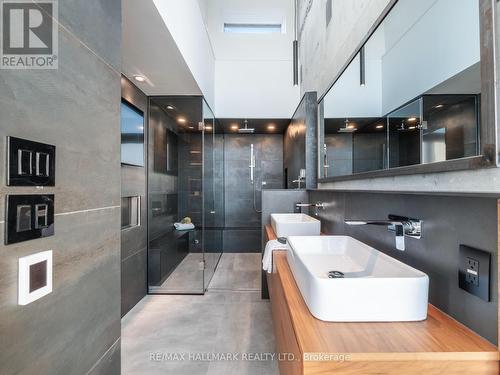 601 - 200 Woodbine Avenue, Toronto (The Beaches), ON - Indoor Photo Showing Bathroom