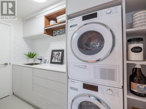 601 - 200 Woodbine Avenue, Toronto (The Beaches), ON - Indoor Photo Showing Laundry Room