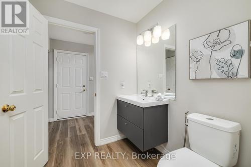 7 - 3045 New Street, Burlington, ON - Indoor Photo Showing Bathroom