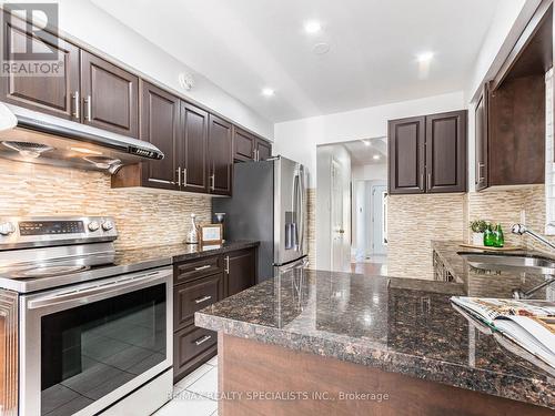 184 Richvale Drive S, Brampton (Heart Lake East), ON - Indoor Photo Showing Kitchen With Upgraded Kitchen