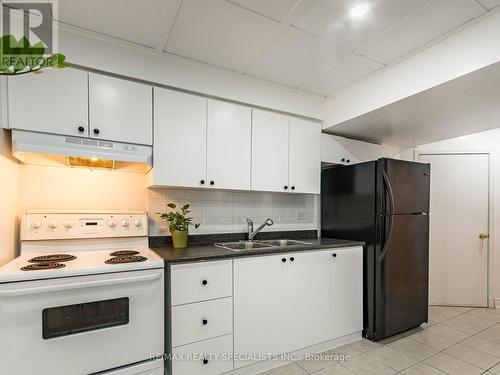 184 Richvale Drive S, Brampton (Heart Lake East), ON - Indoor Photo Showing Kitchen With Double Sink