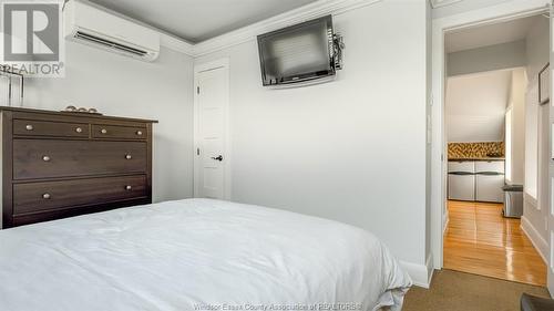 1165 Ouellette Avenue, Windsor, ON - Indoor Photo Showing Bedroom