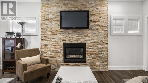 1165 Ouellette Avenue, Windsor, ON - Indoor Photo Showing Living Room With Fireplace