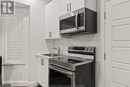 1165 Ouellette Avenue, Windsor, ON - Indoor Photo Showing Kitchen