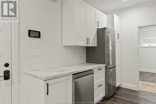 1165 Ouellette Avenue, Windsor, ON - Indoor Photo Showing Kitchen