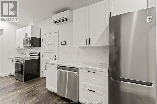 1165 Ouellette Avenue, Windsor, ON - Indoor Photo Showing Kitchen