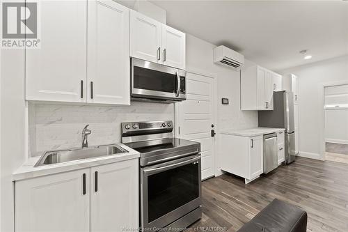 1165 Ouellette Avenue, Windsor, ON - Indoor Photo Showing Kitchen