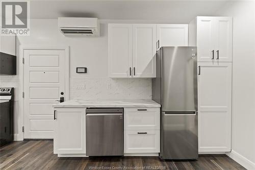 1165 Ouellette Avenue, Windsor, ON - Indoor Photo Showing Kitchen