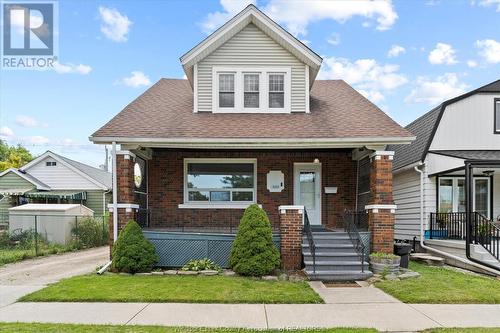 1689 Hickory Road, Windsor, ON - Outdoor With Facade