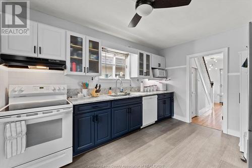 1689 Hickory Road, Windsor, ON - Indoor Photo Showing Kitchen