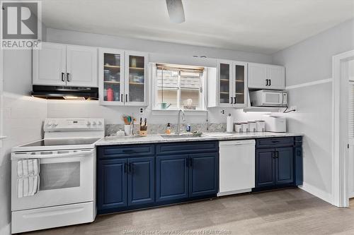 1689 Hickory Road, Windsor, ON - Indoor Photo Showing Kitchen