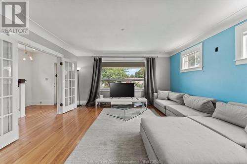 1689 Hickory Road, Windsor, ON - Indoor Photo Showing Living Room