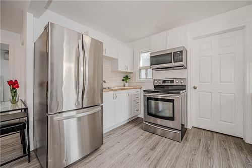 127 East 33Rd Street, Hamilton, ON - Indoor Photo Showing Kitchen