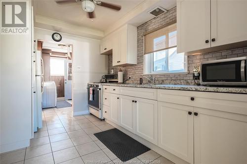 629 Edinborough Street, Windsor, ON - Indoor Photo Showing Kitchen