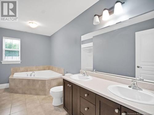 147 Belle Foret, Dieppe, NB - Indoor Photo Showing Bathroom