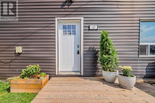 127 East 33Rd Street, Hamilton, ON - Outdoor With Exterior