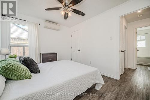 127 East 33Rd Street, Hamilton (Raleigh), ON - Indoor Photo Showing Bedroom