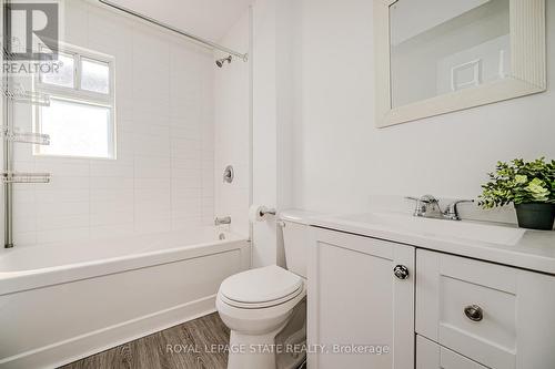 127 East 33Rd Street, Hamilton (Raleigh), ON - Indoor Photo Showing Bathroom