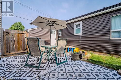 127 East 33Rd Street, Hamilton (Raleigh), ON - Outdoor With Deck Patio Veranda With Exterior