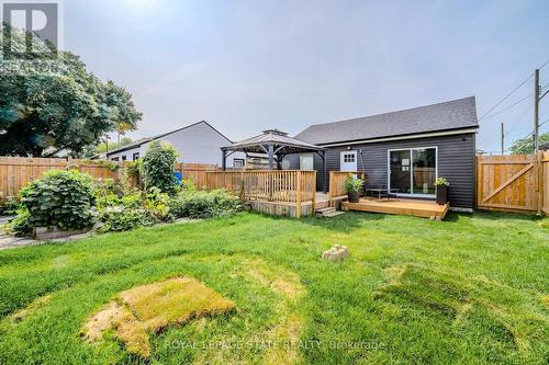 127 East 33Rd Street, Hamilton (Raleigh), ON - Outdoor With Deck Patio Veranda