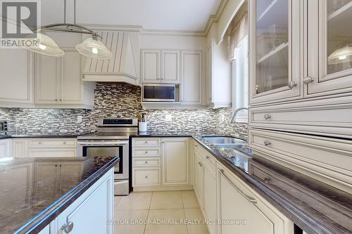 63 Glenheron Crescent, Vaughan (Patterson), ON - Indoor Photo Showing Kitchen With Double Sink With Upgraded Kitchen