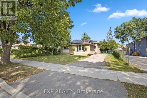 27 Blackbush Drive, Toronto (Mount Olive-Silverstone-Jamestown), ON - Outdoor