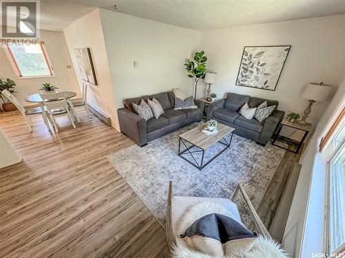 100 Ebenal Way, Mclean, SK - Indoor Photo Showing Living Room