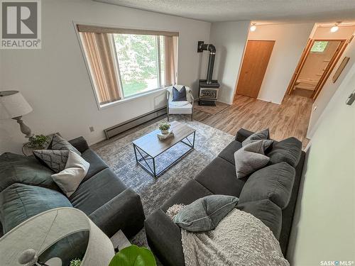 100 Ebenal Way, Mclean, SK - Indoor Photo Showing Living Room