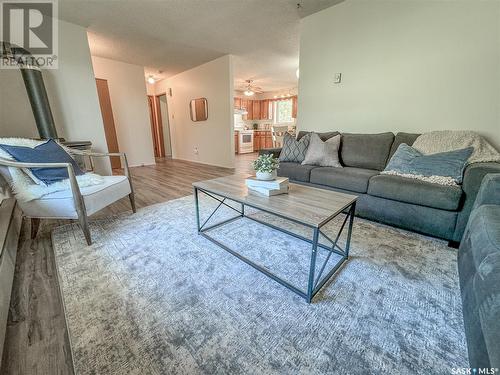 100 Ebenal Way, Mclean, SK - Indoor Photo Showing Living Room