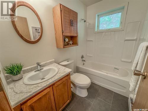 100 Ebenal Way, Mclean, SK - Indoor Photo Showing Bathroom