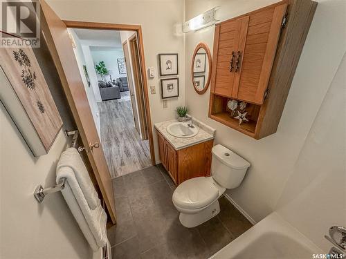 100 Ebenal Way, Mclean, SK - Indoor Photo Showing Bathroom