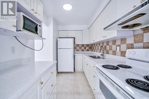 20 Thorny Vine Way, Toronto (Bayview Village), ON - Indoor Photo Showing Kitchen With Double Sink