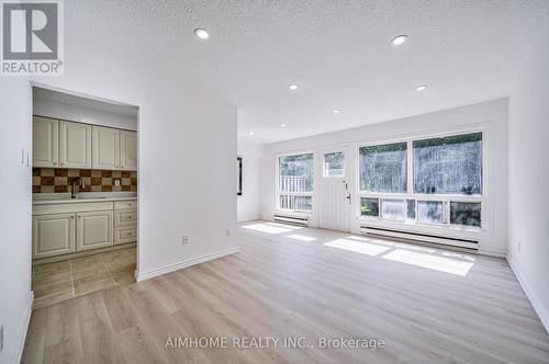 20 Thorny Vine Way, Toronto (Bayview Village), ON - Indoor