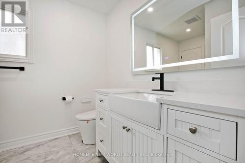 28 Ludford Drive, Richmond Hill, ON - Indoor Photo Showing Bathroom