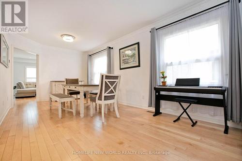 28 Ludford Drive, Richmond Hill, ON - Indoor Photo Showing Dining Room