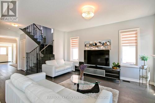 75 Busch Avenue, Markham, ON - Indoor Photo Showing Living Room