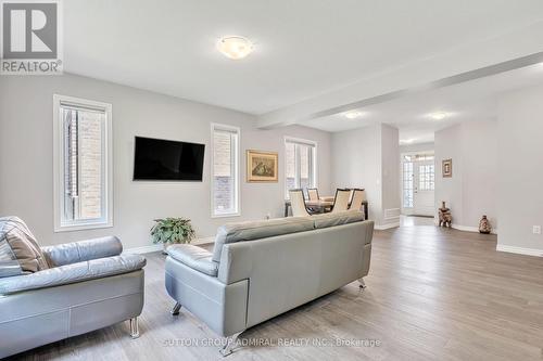 1051 Wright Drive, Midland, ON - Indoor Photo Showing Living Room